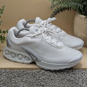 Nike Air Max DN Phantom Light Bone Mens Size 9.5 Running Shoes Casual Comfort